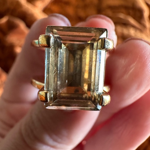 Henri Bendel Gold Cocktail Ring with Gold Stone- Size 7 - Picture 6 of 6